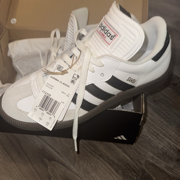 Adidas Samba Classic. New with tags in box. - Picture 2 of 3